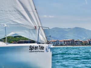 Apprendre la voile avec Spi en Tête
